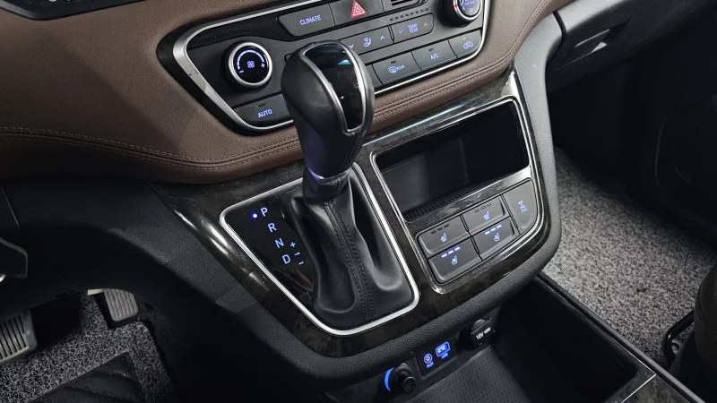 Hyundai Grand Starex