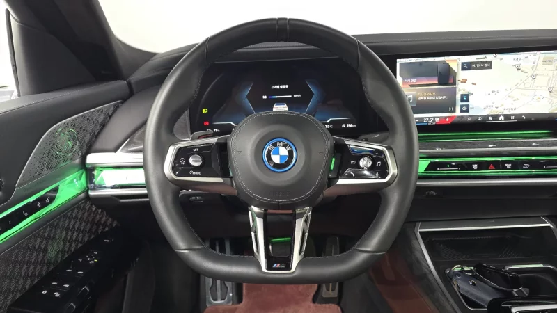 BMW i7