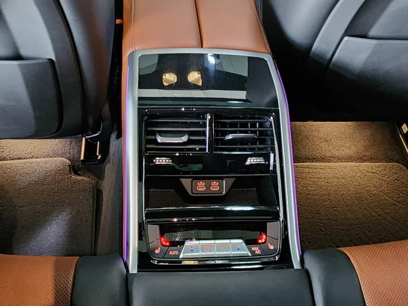 BMW 8-Series