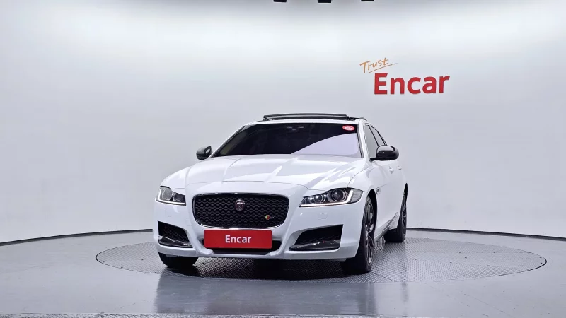 Jaguar XF