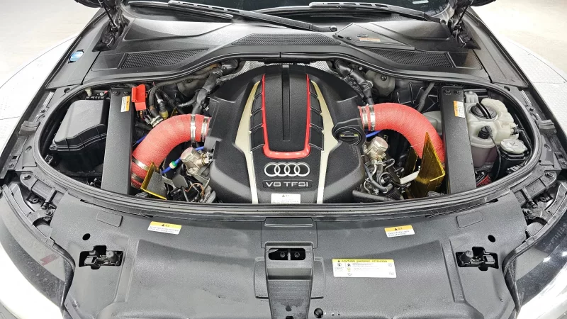 Audi S8