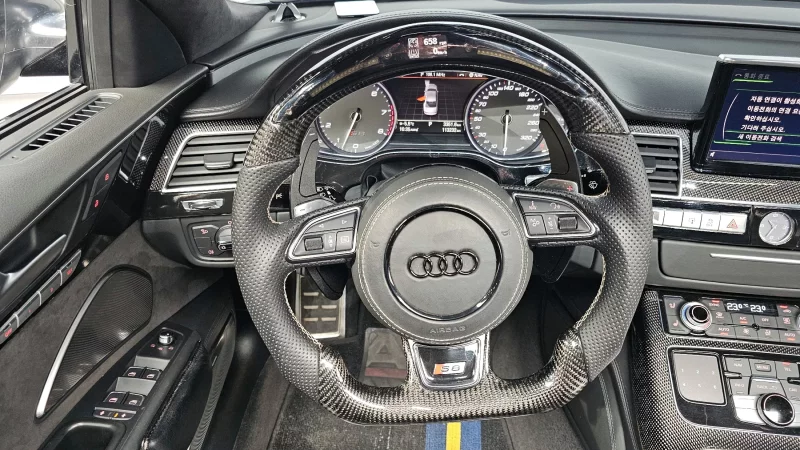 Audi S8