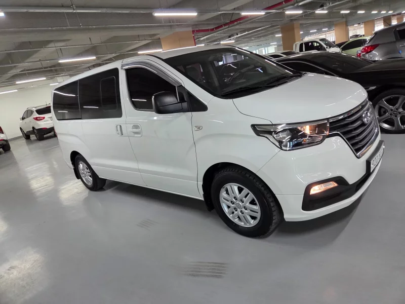 Hyundai Starex