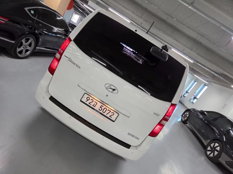 Hyundai Starex