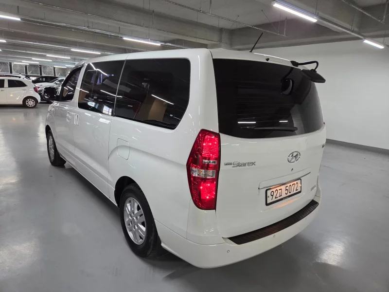 Hyundai Starex