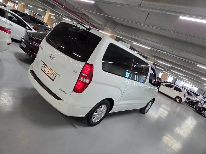Hyundai Starex