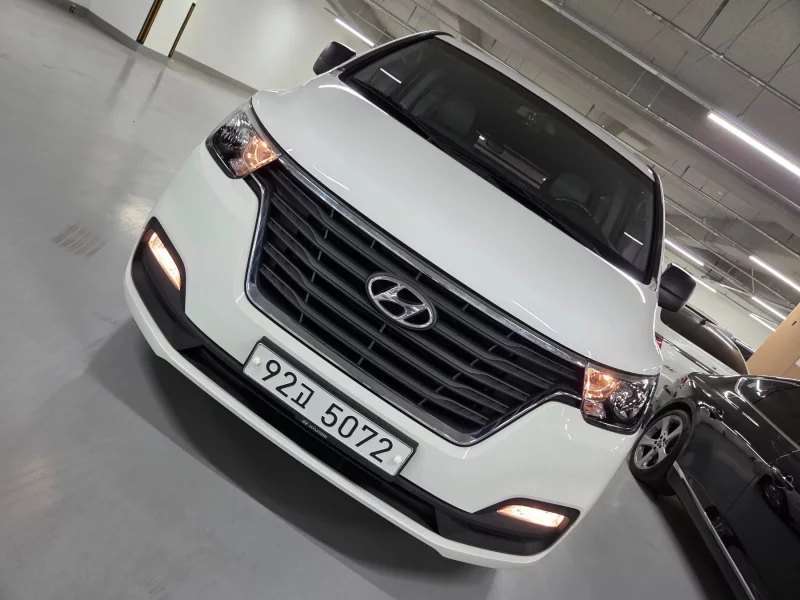 Hyundai Starex