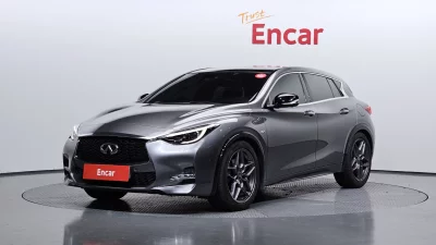 Infiniti Q30