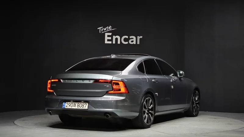Volvo S90