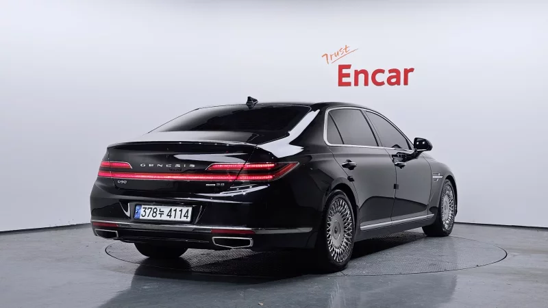 Genesis G90