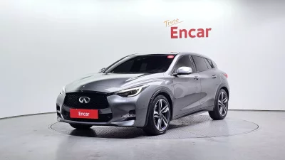 Infiniti Q30
