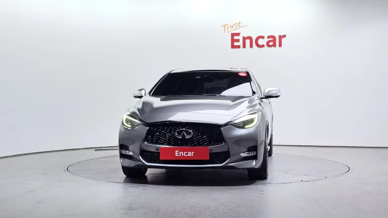 Infiniti Q30