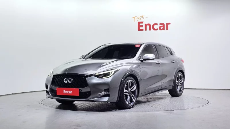 Infiniti Q30