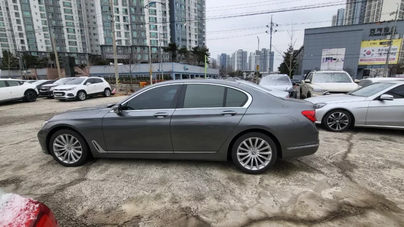 BMW 7-Series