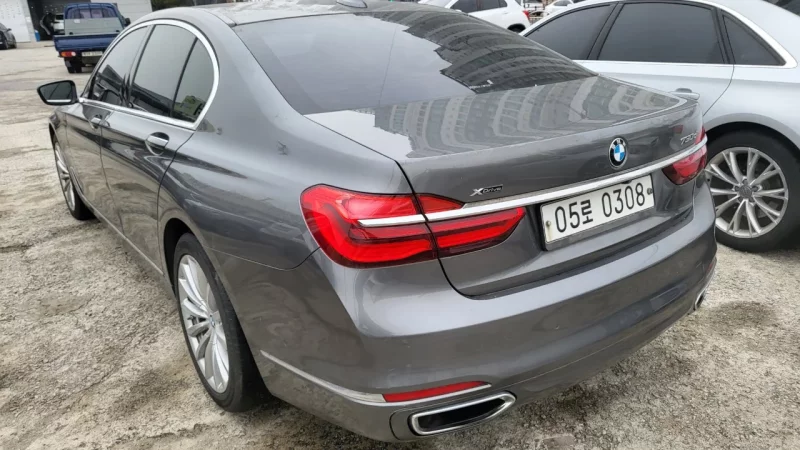 BMW 7-Series