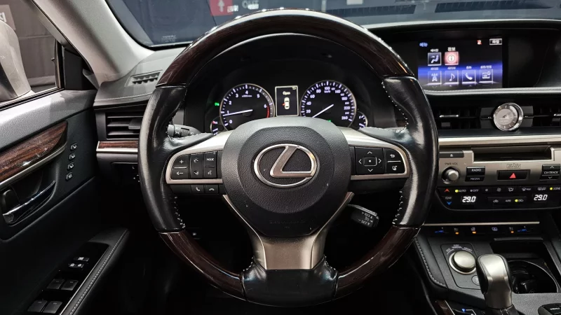 Lexus ES350