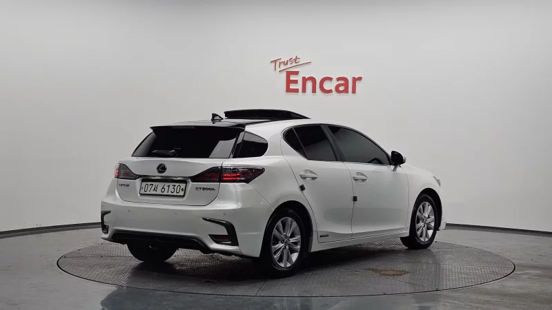 Lexus CT200h