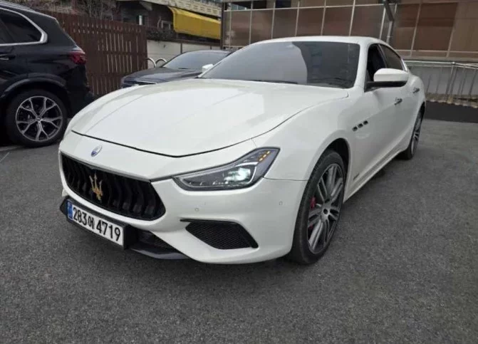 Maserati GHIBLI
