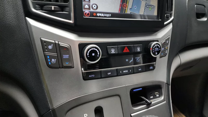 Hyundai Starex