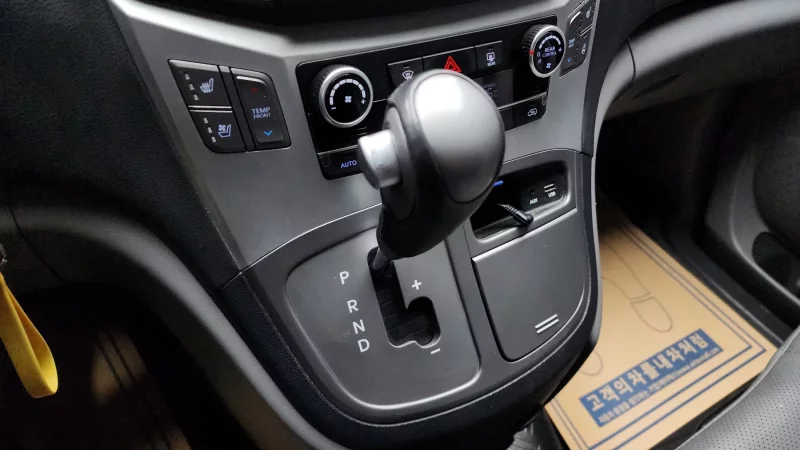 Hyundai Starex