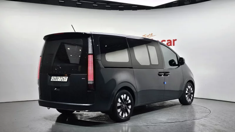 Hyundai Staria