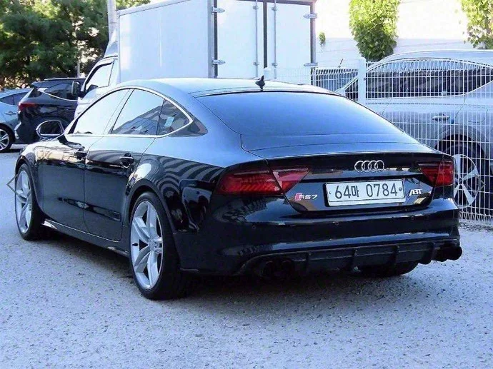 Audi S7