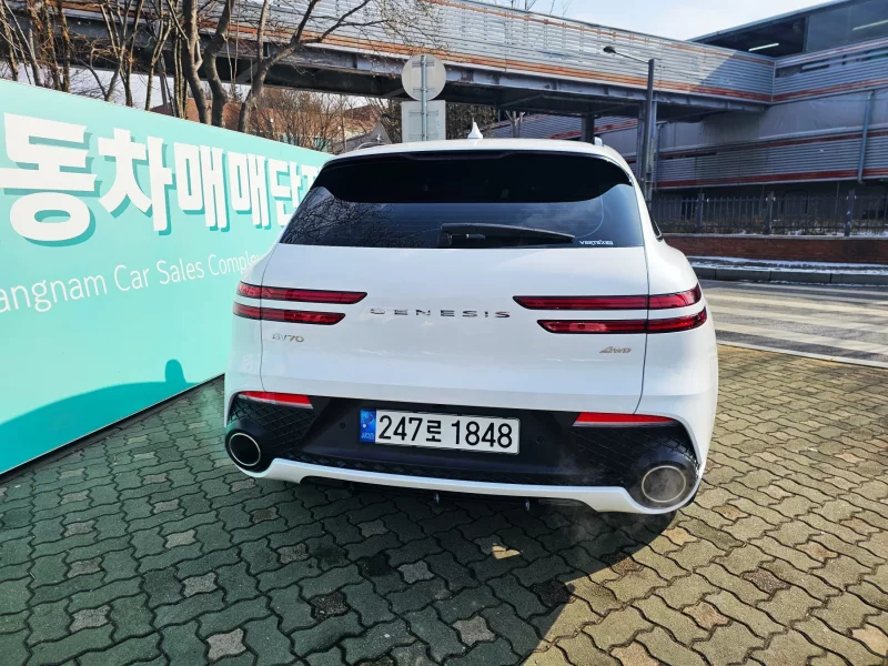 Genesis GV70