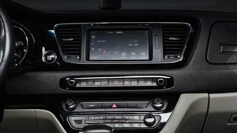 Kia Carnival
