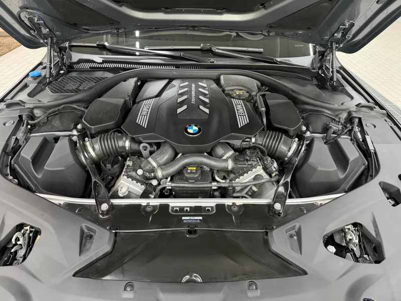 BMW 8-Series