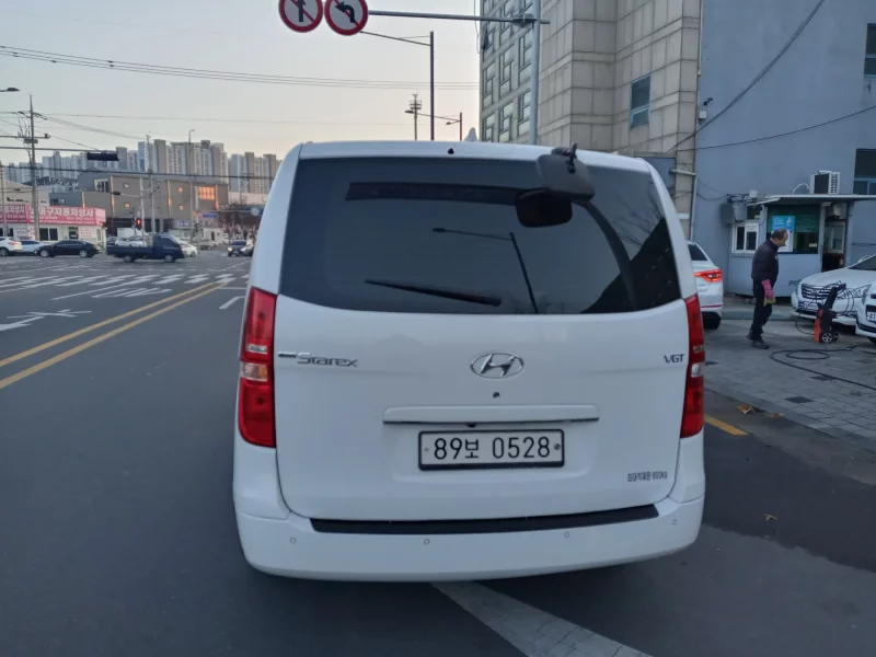 Hyundai Starex
