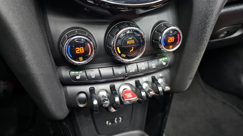 MINI Cooper Convertible