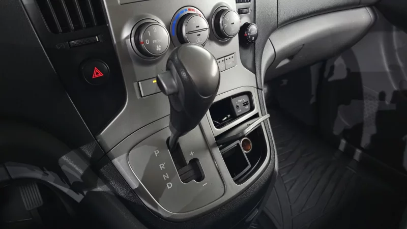 Hyundai Starex