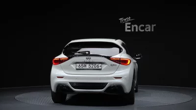 Infiniti Q30