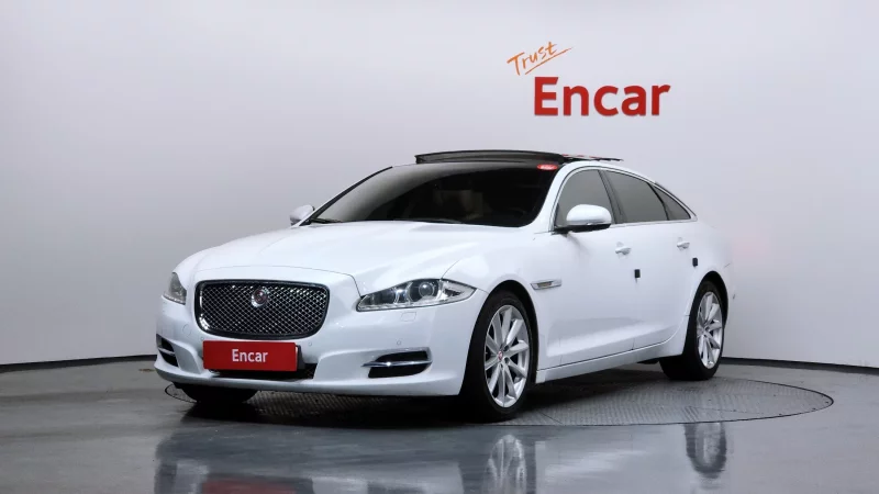 Jaguar XJ