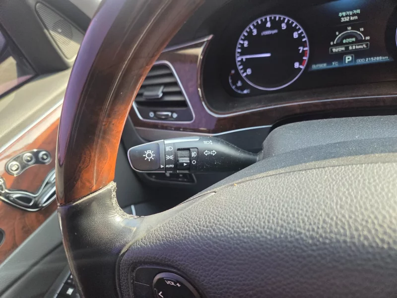 Hyundai Equus