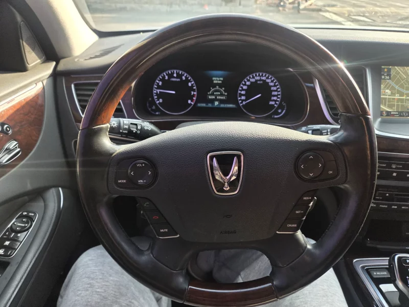 Hyundai Equus