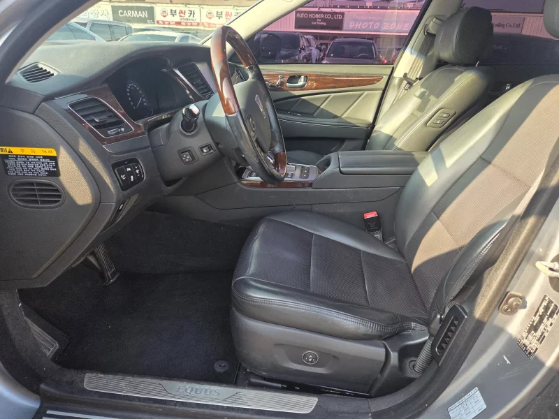 Hyundai Equus