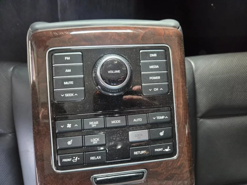Hyundai Equus