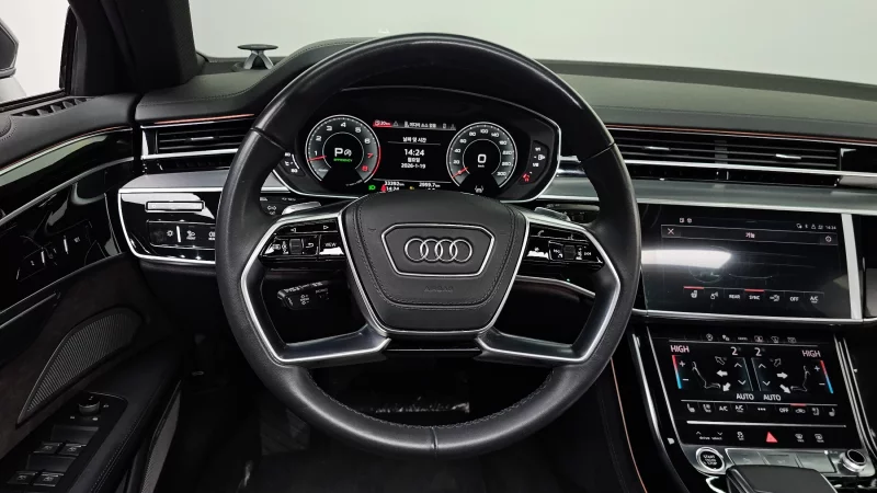 Audi A8