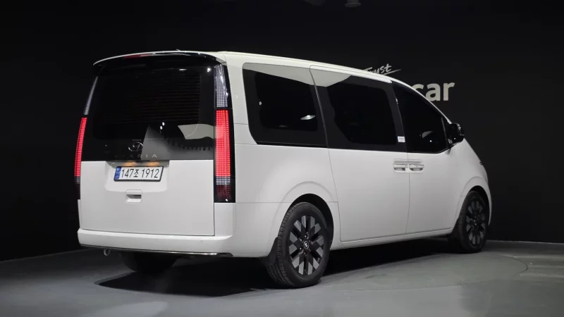 Hyundai Staria