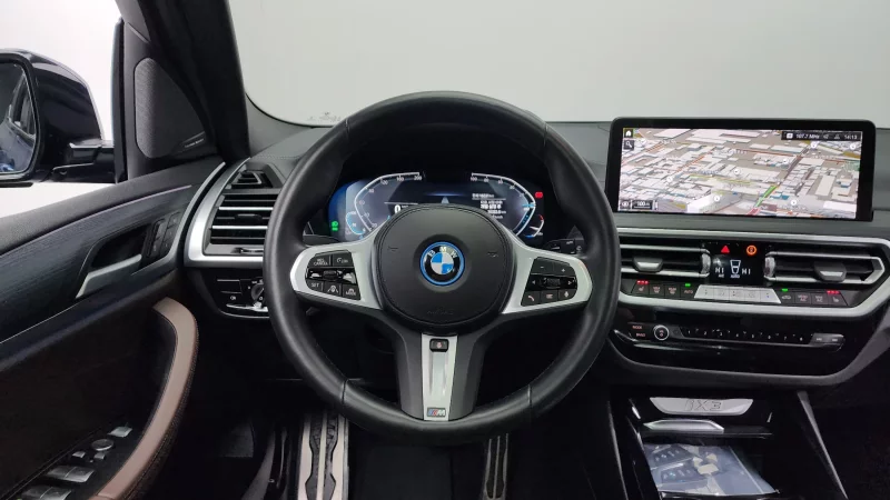 BMW iX3