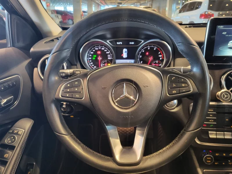 Mercedes-Benz GLA-Class