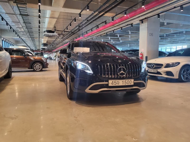 Mercedes-Benz GLA-Class