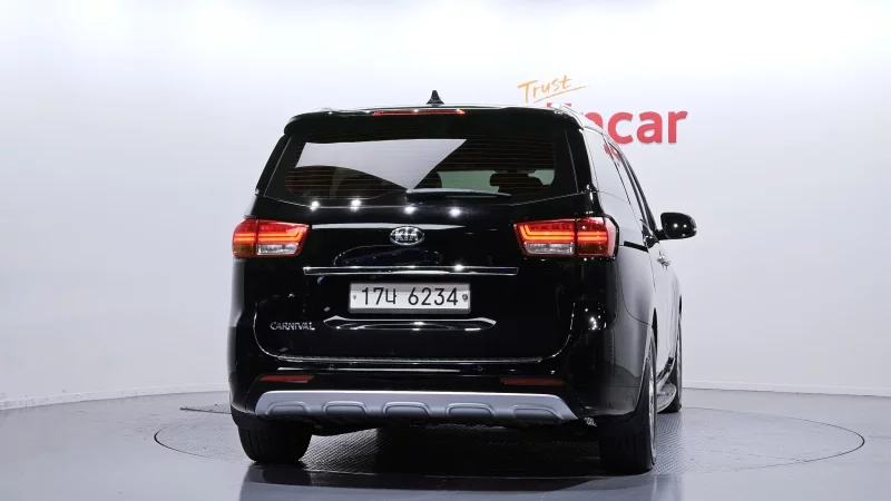 Kia Carnival