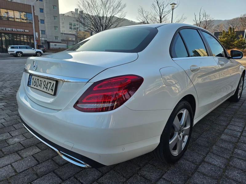 Mercedes-Benz C-Class