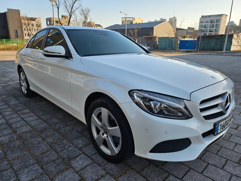 Mercedes-Benz C-Class