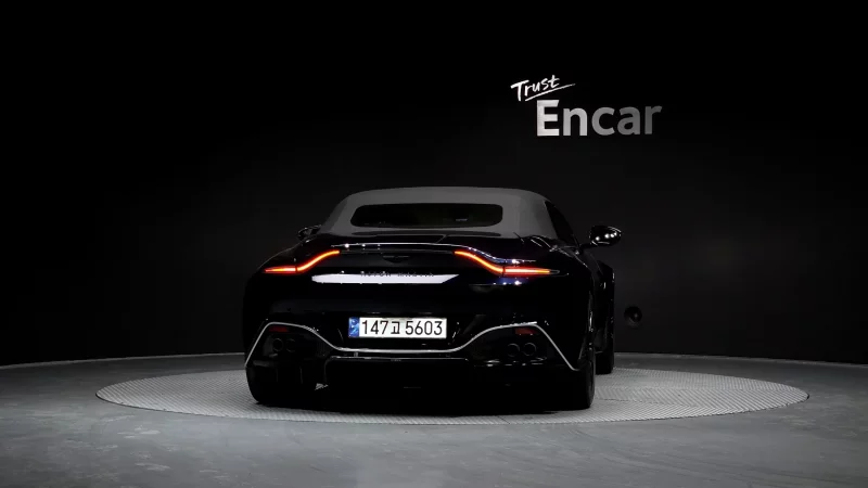 Aston Martin VANTAGE