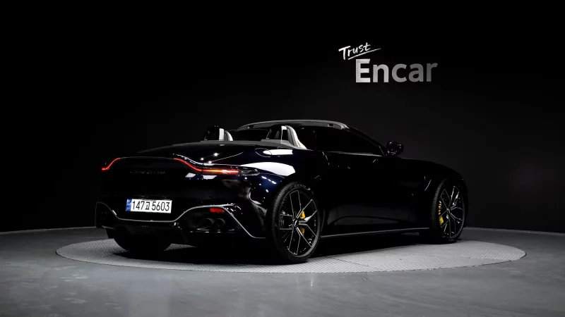 Aston Martin VANTAGE