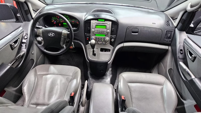 Hyundai Starex