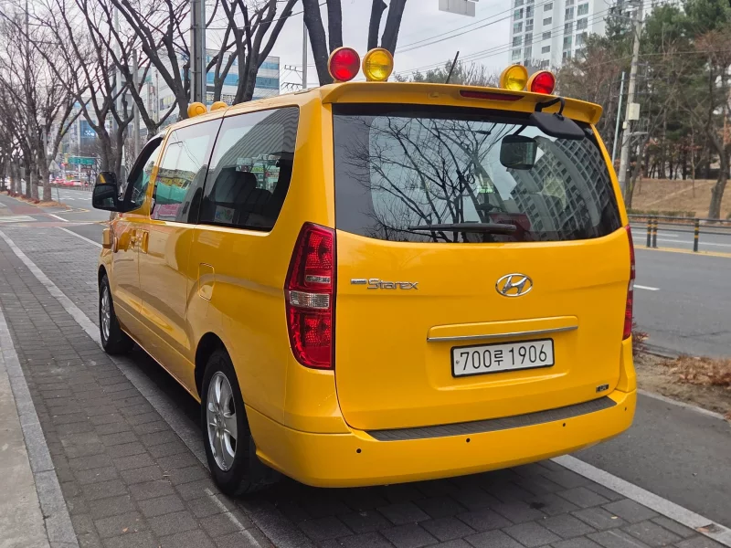 Hyundai Starex